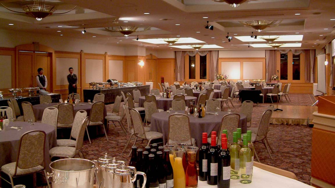 rusutsu_north_and_south_wing_rusutsu-resort-north-south-conference-small_080515_medium