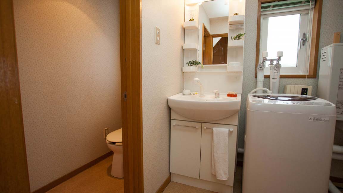 yotei_cottage_washroom_190515_medium